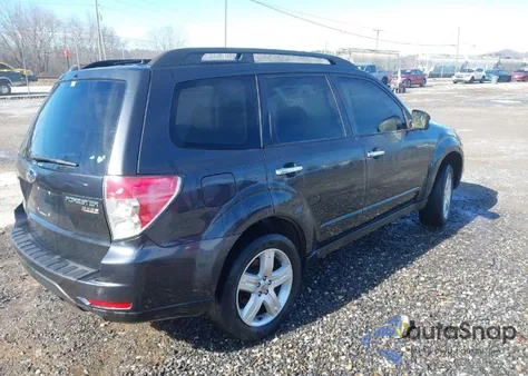2010 Subaru Forester 2.5X Premium из США, поврежденный, VIN JF2SH6CC8AH705952